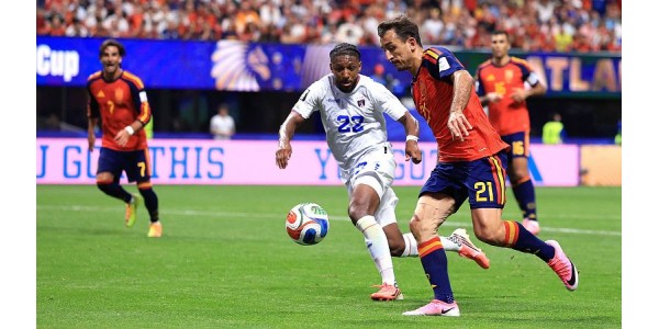 Spanien scheiterte an Kap Verde, die sich zum ersten Mal für eine Weltmeisterschaft qualifiziert hatten Spanien scheiterte an Kap Verde, die sich zum ersten Mal für eine Weltmeisterschaft qualifiziert hatten